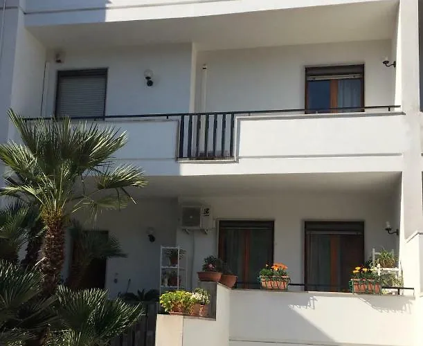 A Casa Di Gio לינה וארוחת בוקר לצ'ה